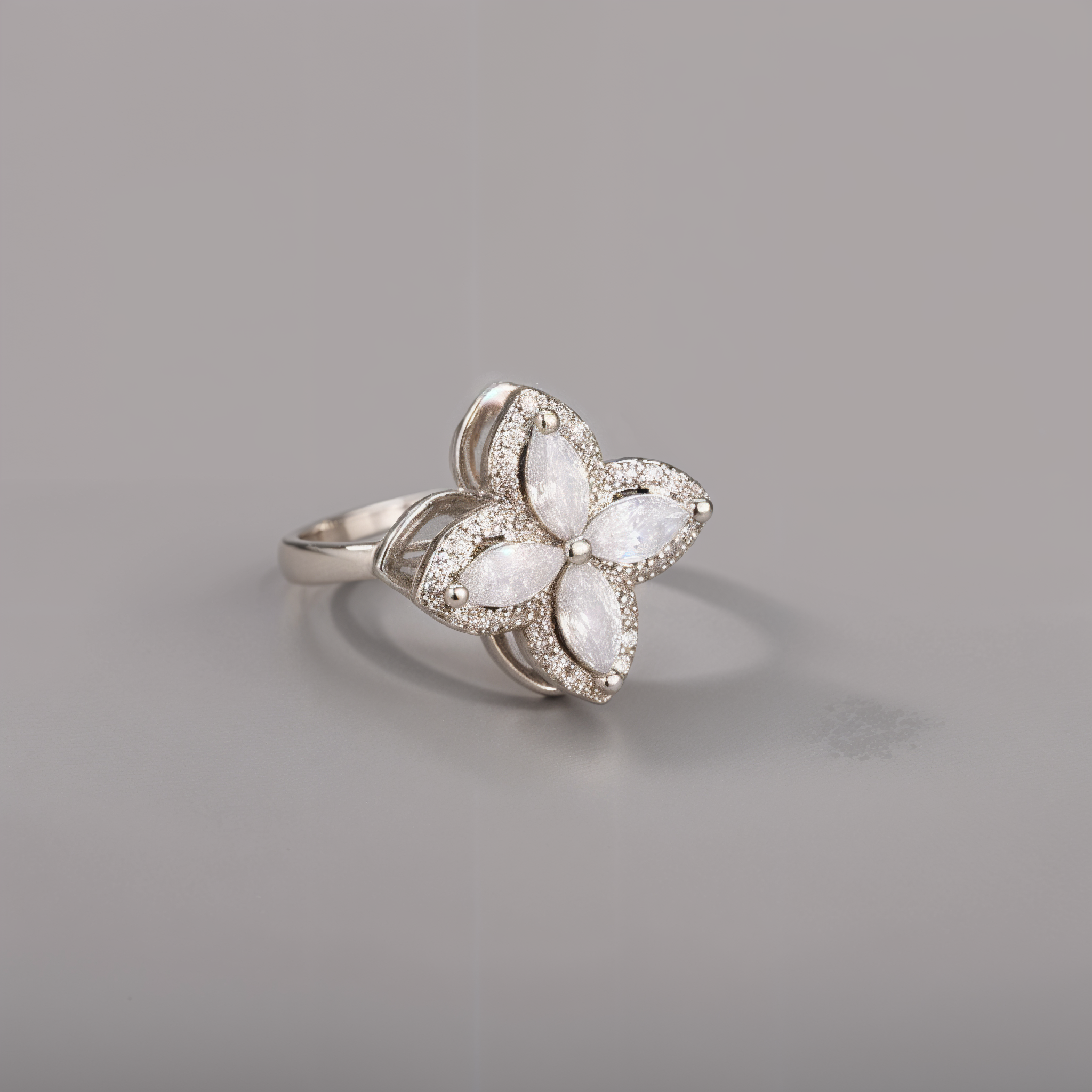 Anillo para reducir ansiedad tulipán ajustable para mujer en plateado