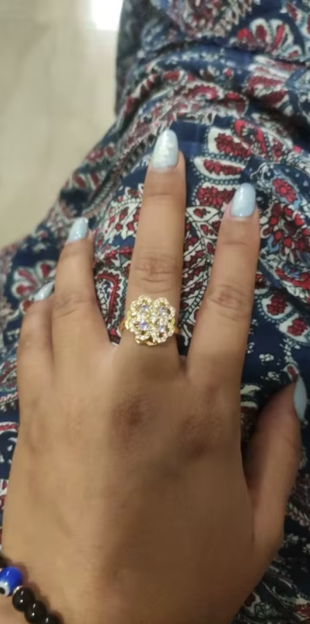 Cliente contento anillo para calmar la ansiedad